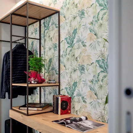 Venice Green Apartment